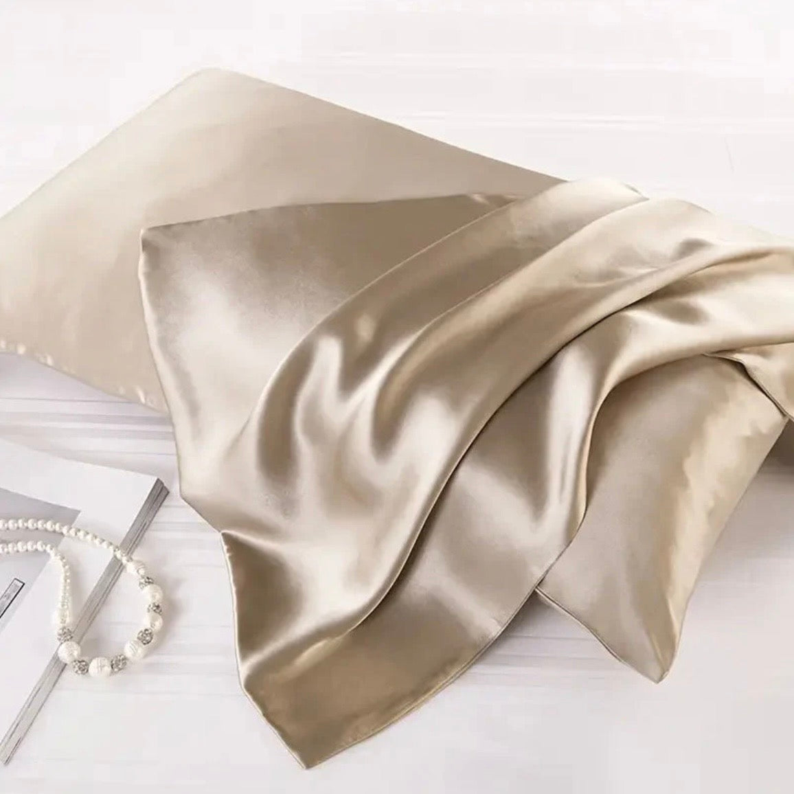 Taie d’oreiller en satin- NAYA BEAUTY